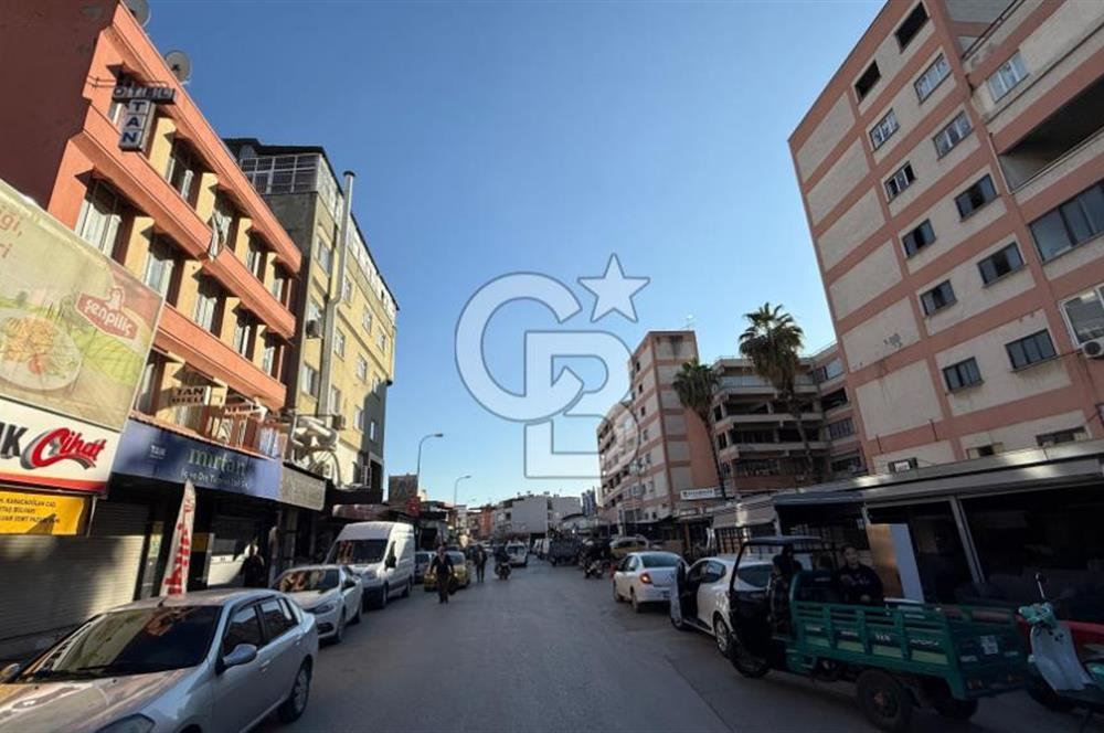 Pazarlar Caddesi'nde Satılık Komple Bina Otel + 2 Dükkan