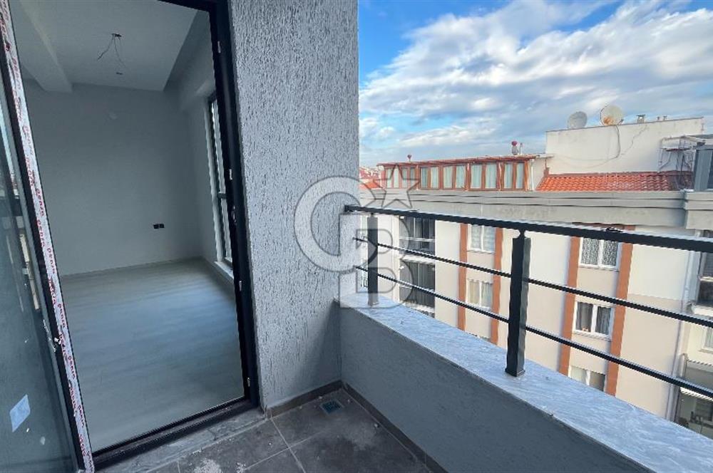ÇANAKKALE BARBAROS MAHALLESİNDE CADDE ÜZERİ 2+1 SATILIK DAİRE