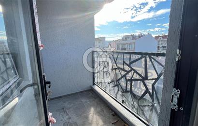 ÇANAKKALE BARBAROS MAHALLESİNDE CADDE ÜZERİ 2+1 SATILIK DAİRE