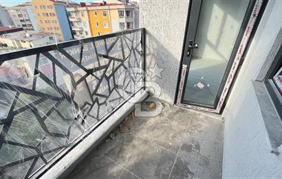 ÇANAKKALE BARBAROS MAHALLESİNDE CADDE ÜZERİ 2+1 SATILIK DAİRE