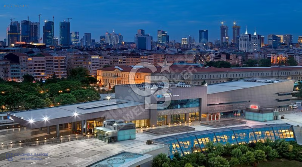 NEO'DAN NİŞANTAŞINDA TAM KAT DEKORASYON MOBILYALI HAZIR OFİS