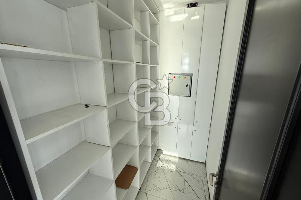 1071 USTA PLAZADA YÜKSEK KAT HAZIR KİRACILI SATILIK PLAZA KATI 