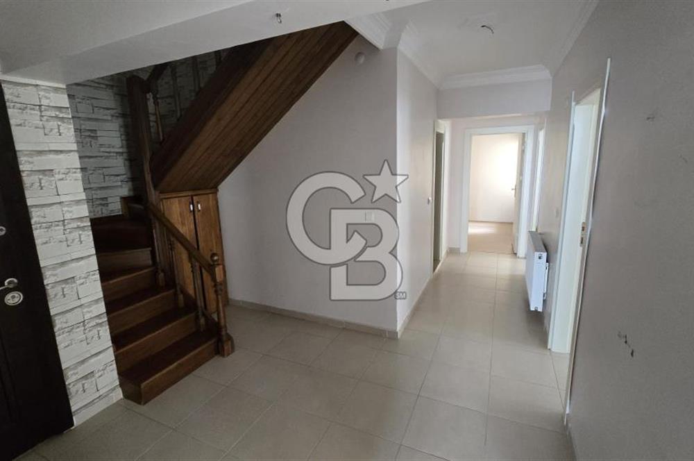 Merkezi Konumda Şömineli-Verandalı-Dubleks 220m2 Daire