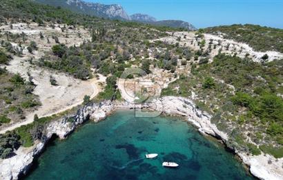 Karaburun Anbarseki'de 1659 m² Denize Sıfır Tarla