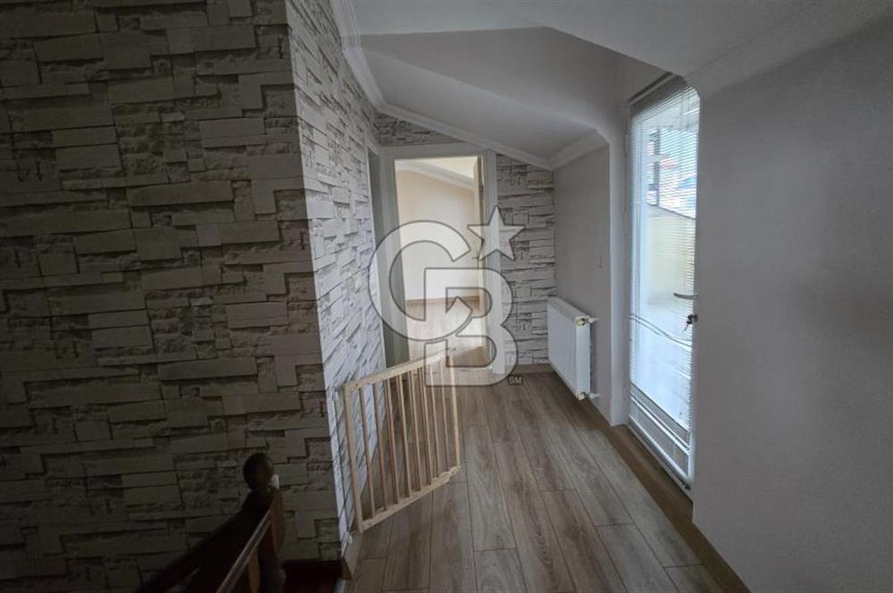 Merkezi Konumda Şömineli-Verandalı-Dubleks 220m2 Daire