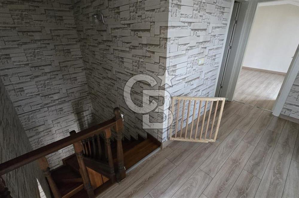 Merkezi Konumda Şömineli-Verandalı-Dubleks 220m2 Daire