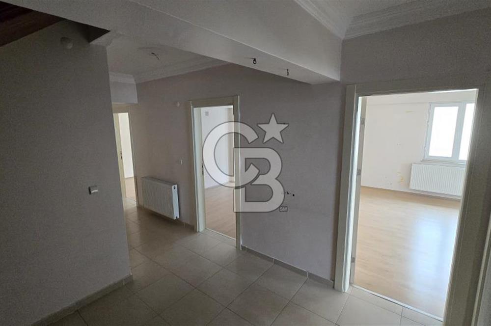 Merkezi Konumda Şömineli-Verandalı-Dubleks 220m2 Daire