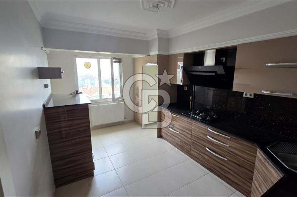 Merkezi Konumda Şömineli-Verandalı-Dubleks 220m2 Daire