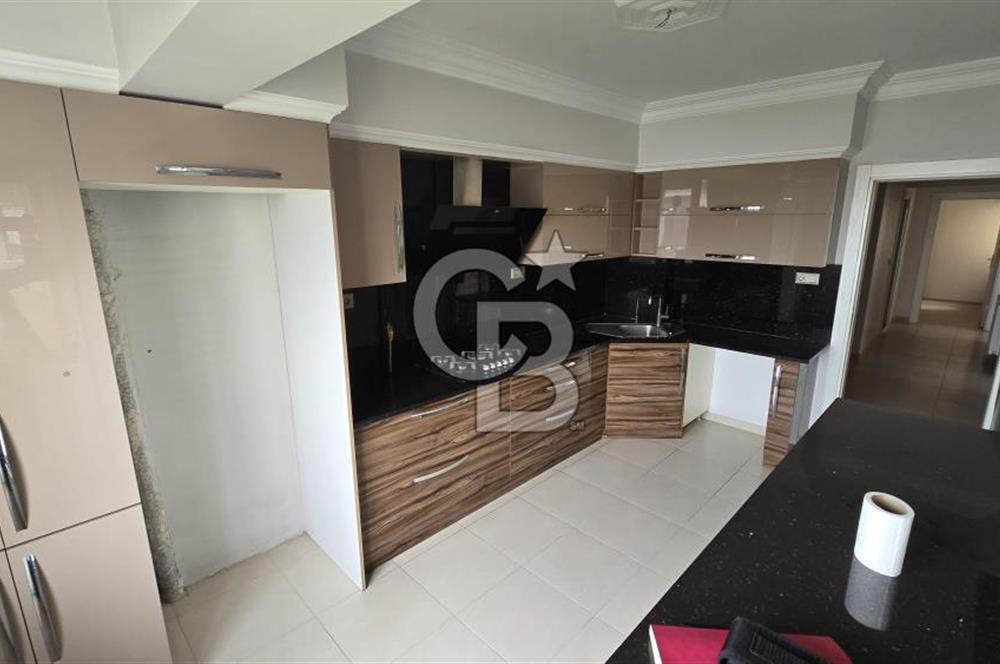 Merkezi Konumda Şömineli-Verandalı-Dubleks 220m2 Daire