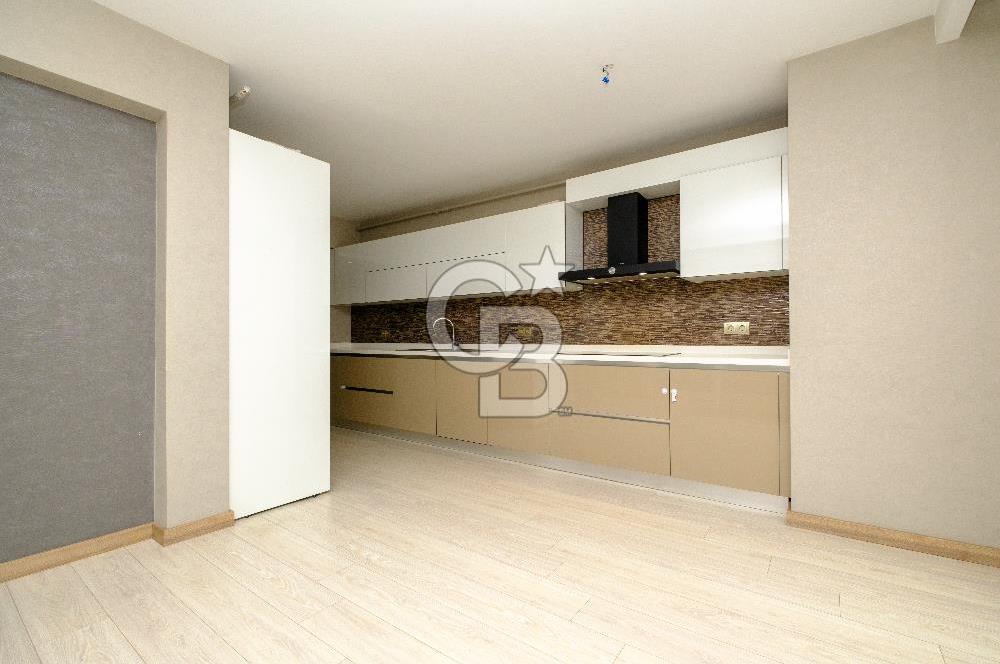 Kaşmir Mavi Orkide Sitesinde 4+1 Kısmi Göl Manzaralı Satılık Daire