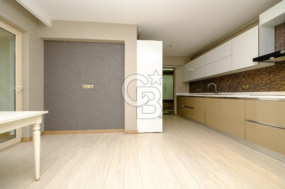 Kaşmir Mavi Orkide Sitesinde 4+1 Kısmi Göl Manzaralı Satılık Daire