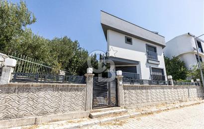 COLDWELL BANKER POYRAZ'DAN BORNOVA İKEA YAKINI İKİZ VİLLA