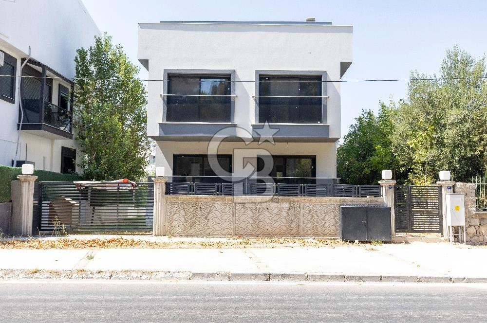COLDWELL BANKER POYRAZ'DAN BORNOVA İKEA YAKINI İKİZ VİLLA