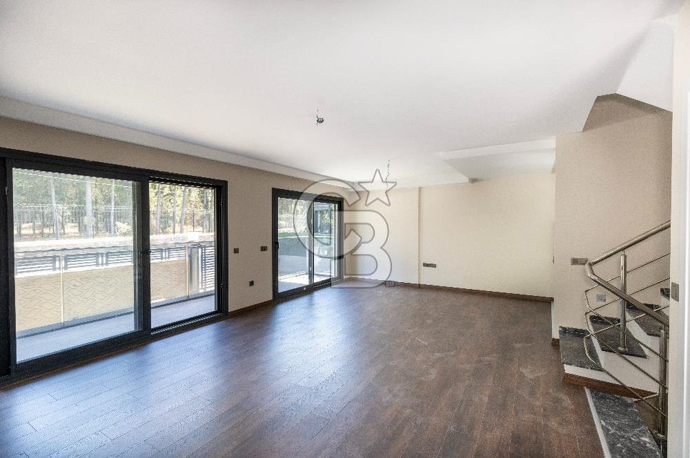 COLDWELL BANKER POYRAZ'DAN BORNOVA İKEA YAKINI İKİZ VİLLA