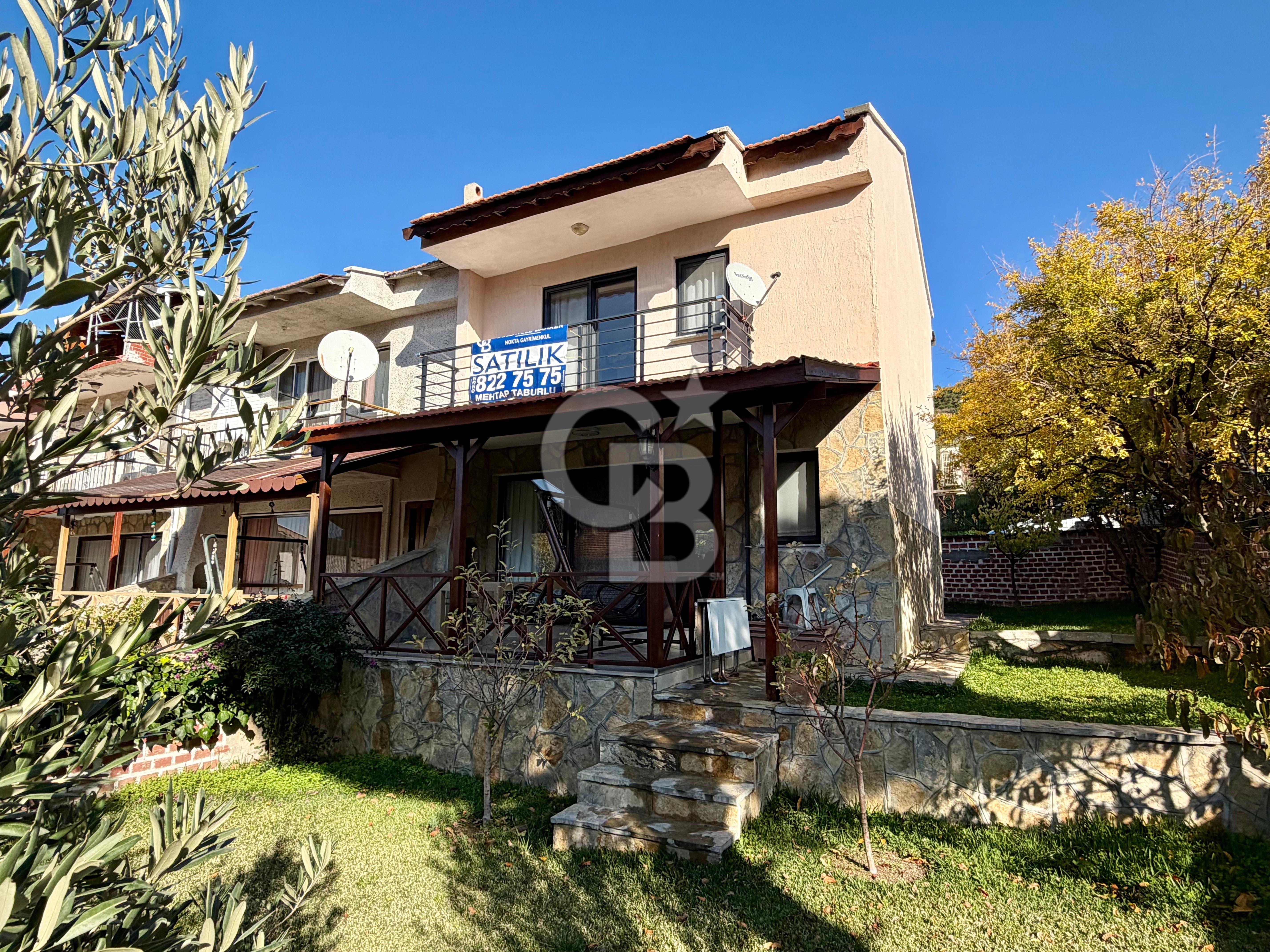 Yenifoça Fatih Mah. Eşyalı Satılık Manzaralı Dubleks 3+1 Villa