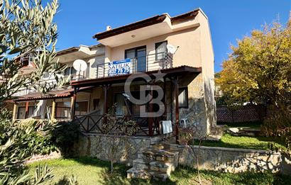 Yenifoça Fatih Mah. Eşyalı Satılık Manzaralı Dubleks 3+1 Villa