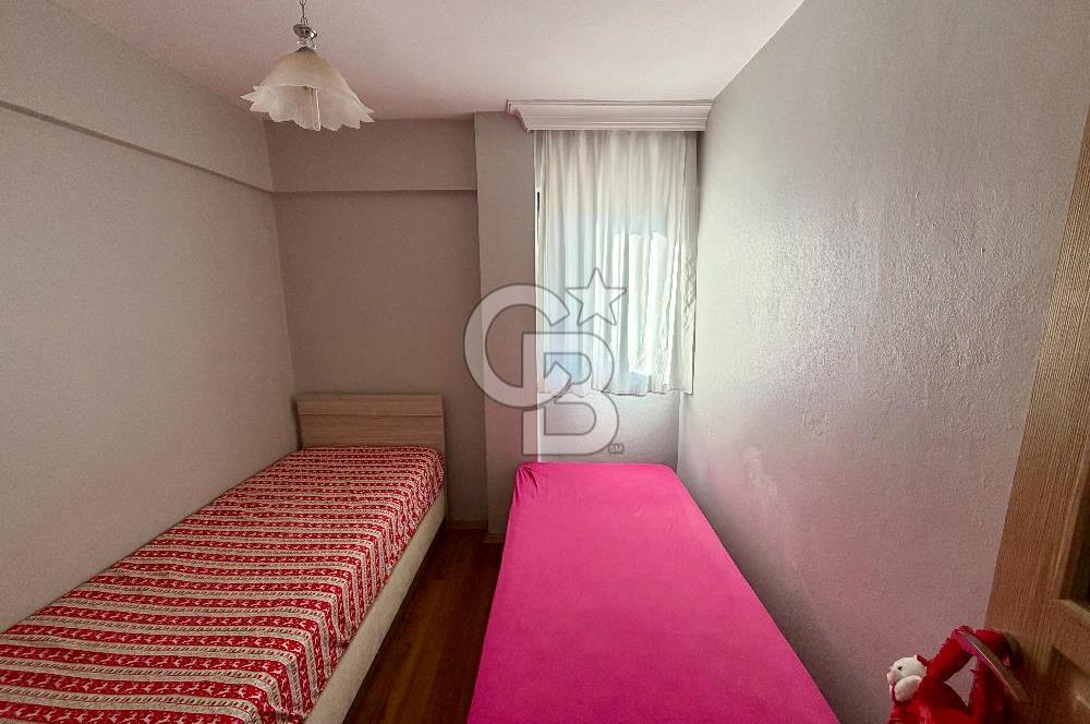 Yenifoça Fatih Mah. Eşyalı Satılık Manzaralı Dubleks 3+1 Villa