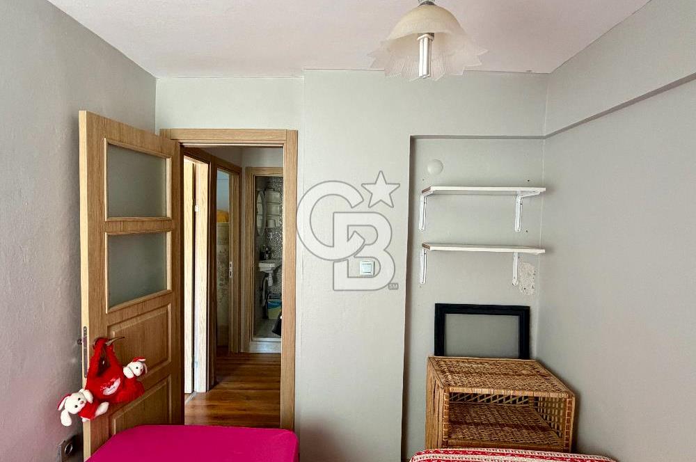 Yenifoça Fatih Mah. Eşyalı Satılık Manzaralı Dubleks 3+1 Villa