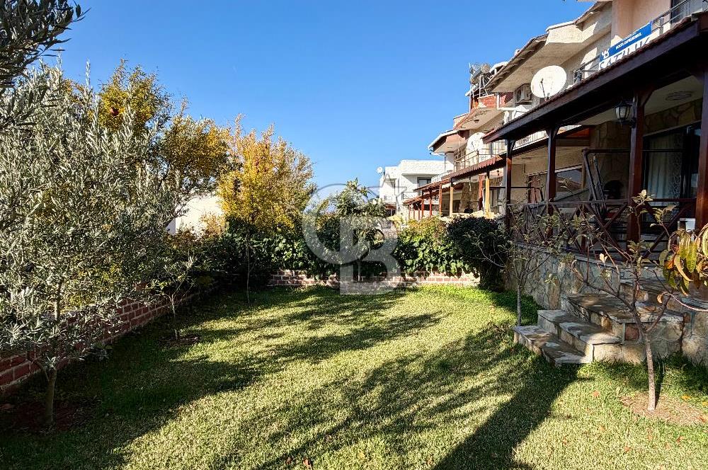 Yenifoça Fatih Mah. Eşyalı Satılık Manzaralı Dubleks 3+1 Villa