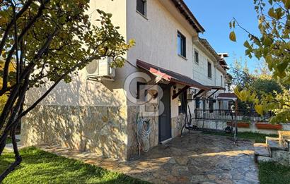 Yenifoça Fatih Mah. Eşyalı Satılık Manzaralı Dubleks 3+1 Villa