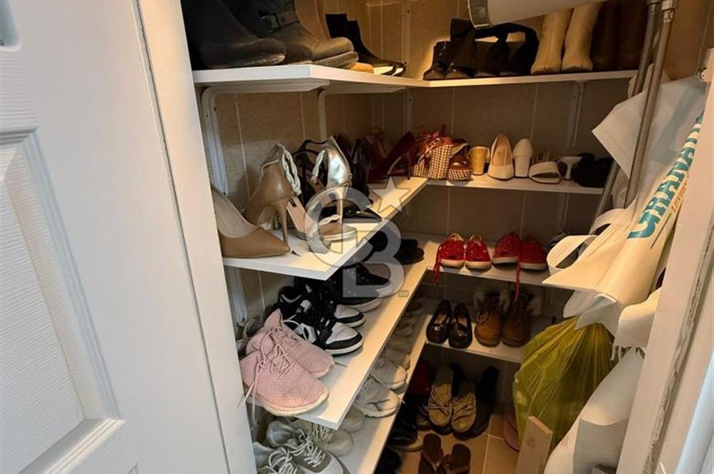 Eski Foça Atatürk Mah. Satılık 3+1 Merkezi Konum Fırsat Daire