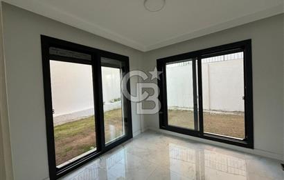 Urla Merkez'de Bahçeli Kiralık Lüks 3+1 Daire