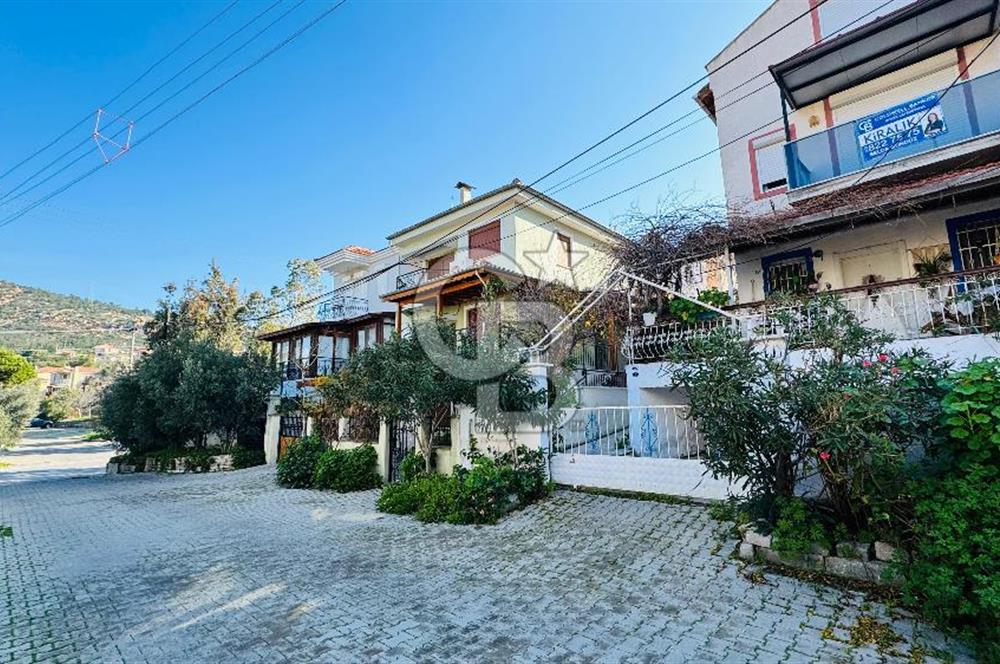 Foça İsmetpaşa Mah. Eşyalı Kiralık 2+1 Dubleks