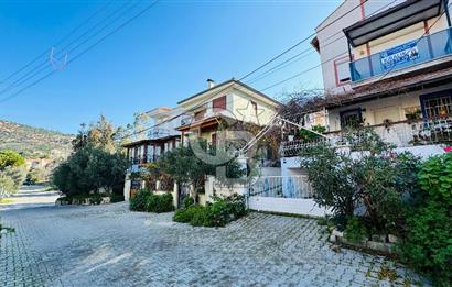 Foça İsmetpaşa Mah. Eşyalı Kiralık 2+1 Dubleks