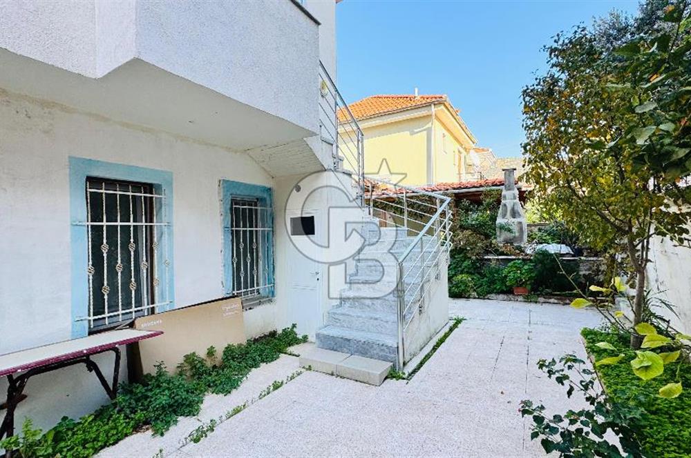 Foça İsmetpaşa Mah. Eşyalı Kiralık 2+1 Dubleks