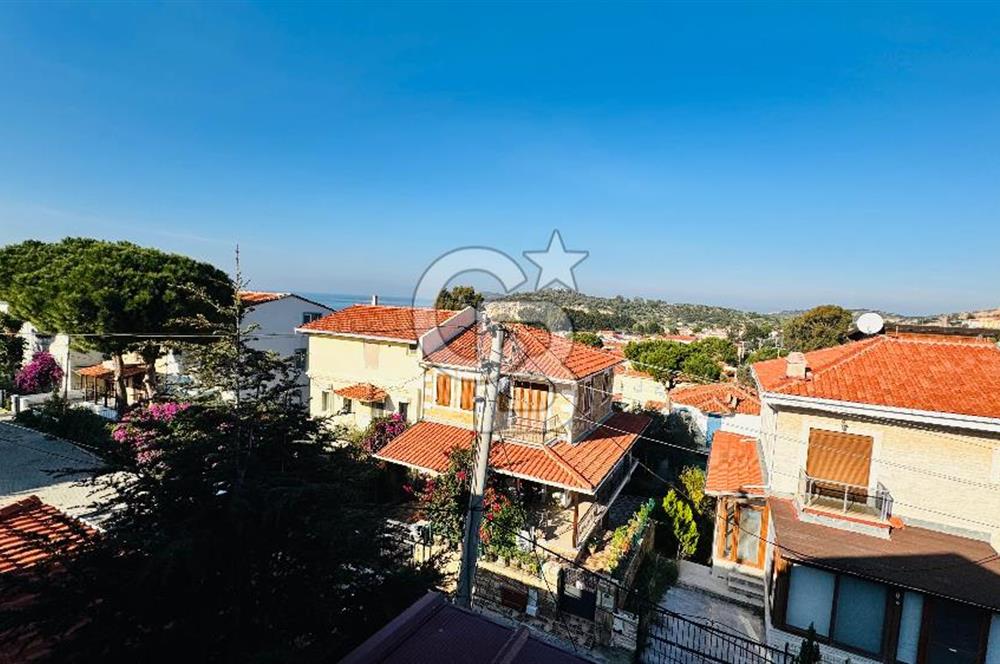 Foça İsmetpaşa Mah. Eşyalı Kiralık 2+1 Dubleks
