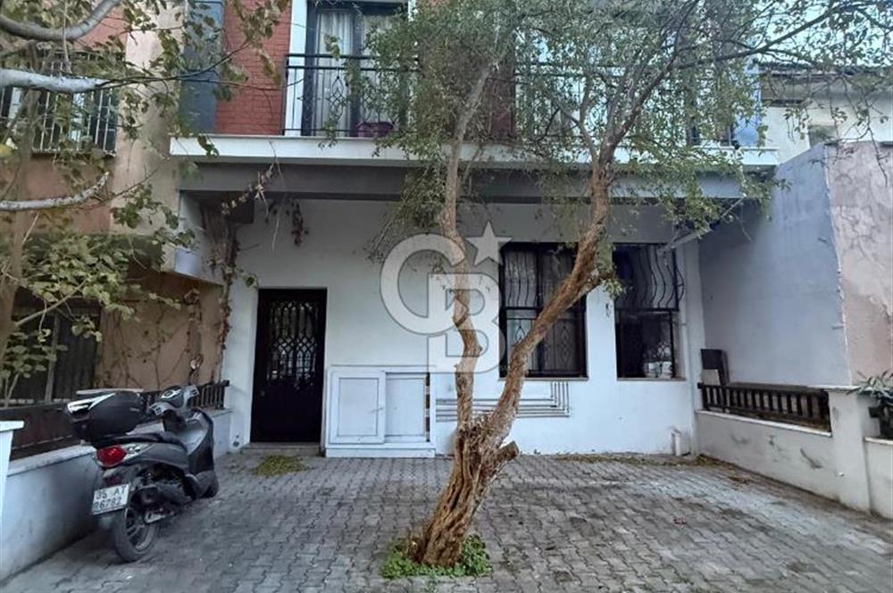 BAYRAKLI DA İZBANA YAKIN YENİ BİNADA ARA KAT SATILIK 1+1 DAİRE 