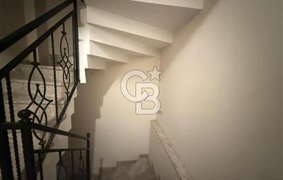 BAYRAKLI DA İZBANA YAKIN YENİ BİNADA ARA KAT SATILIK 1+1 DAİRE 