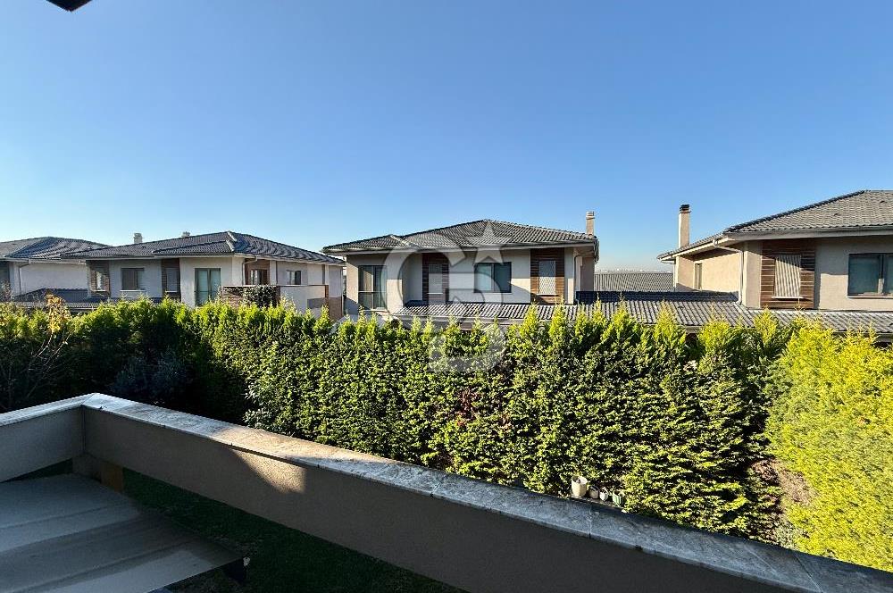 ASMALI BAHÇEŞEHİRDE KİRALIK 2+1 DUBLEKS BAHÇELİ VİLLA