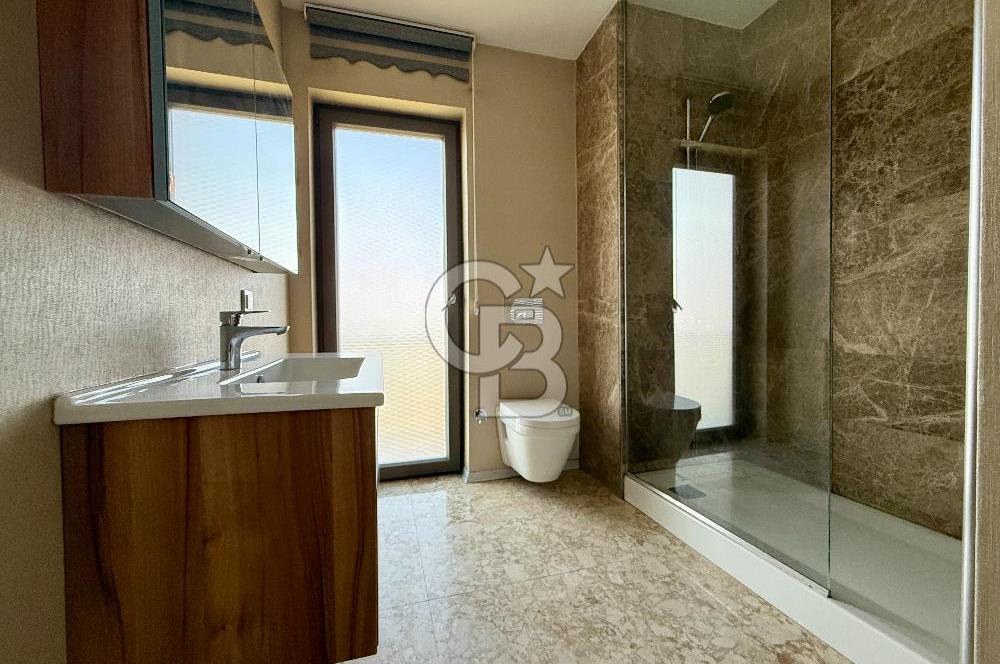 ASMALI BAHÇEŞEHİRDE KİRALIK 2+1 DUBLEKS BAHÇELİ VİLLA