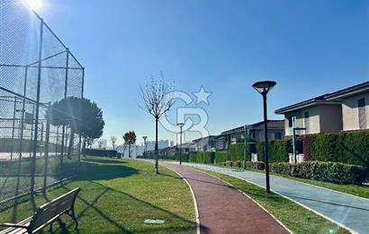 ASMALI BAHÇEŞEHİRDE KİRALIK 2+1 DUBLEKS BAHÇELİ VİLLA