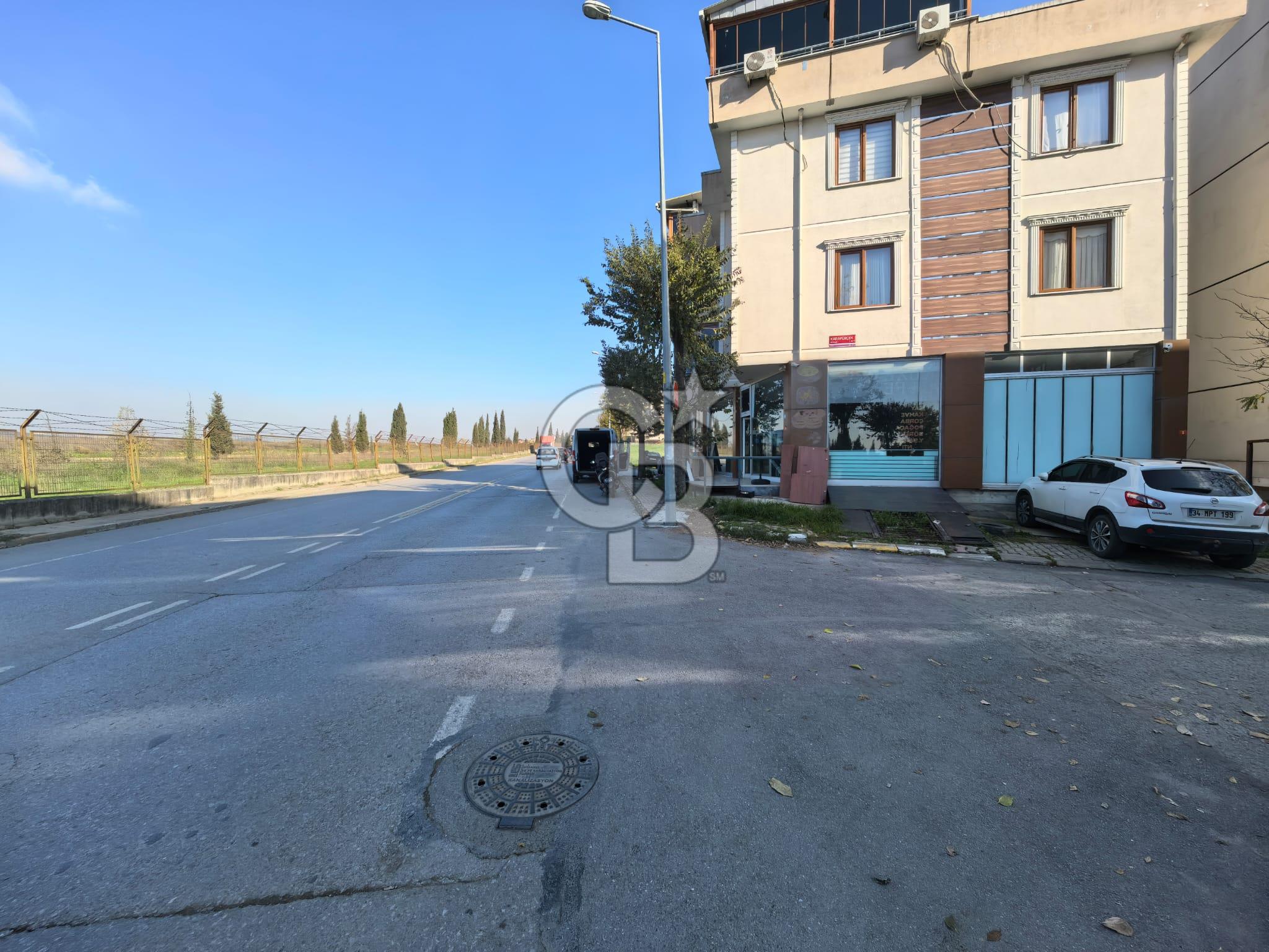 TUZLA ANAYOL ÜSTÜ DÜKKAN!