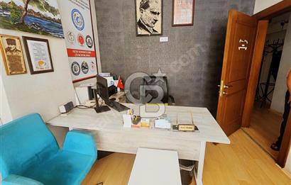 GMK BULVARI 1.KAT ÖN CEPHE GENİŞ TERAS KULLANIMLI SATILIK OFİS