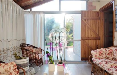 Şifne–Ildır Sınırında, Kumsal Plajlı, Deniz ve Dağ Manzaralı SATILIK Villa