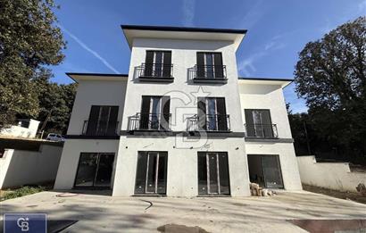 ÖMERLİ'DE SATILIK HAVUZLU İKİZ VİLLA