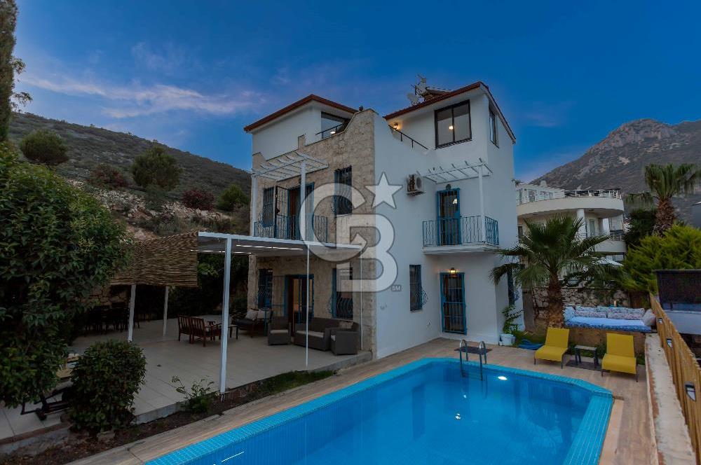 CB GİZ'DEN KAŞ KALKAN ORTAALAN'DA 4+2 SATILIK VİLLA