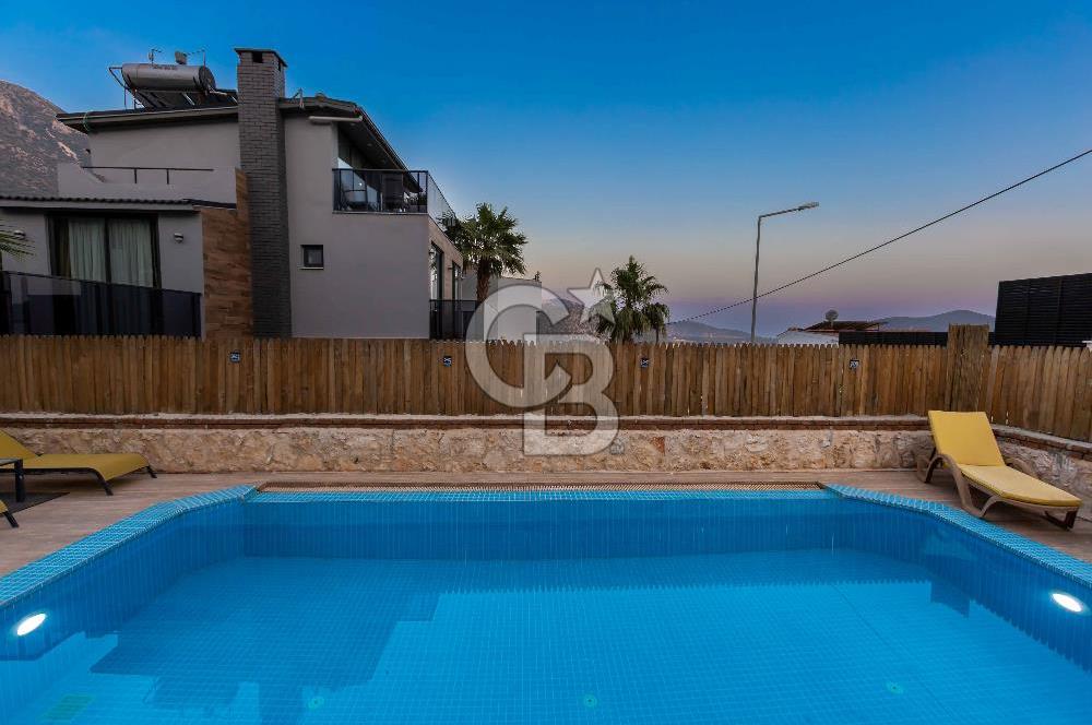 CB GİZ'DEN KAŞ KALKAN ORTAALAN'DA 4+2 SATILIK VİLLA