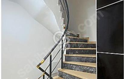 Arnavutköy Merkezde, 2+1 Ara Kat Daire! Lokasyon Avantajlı!