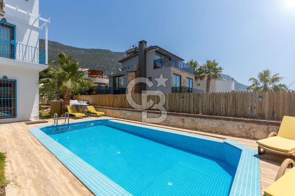 CB GİZ'DEN KAŞ KALKAN ORTAALAN'DA 4+2 SATILIK VİLLA