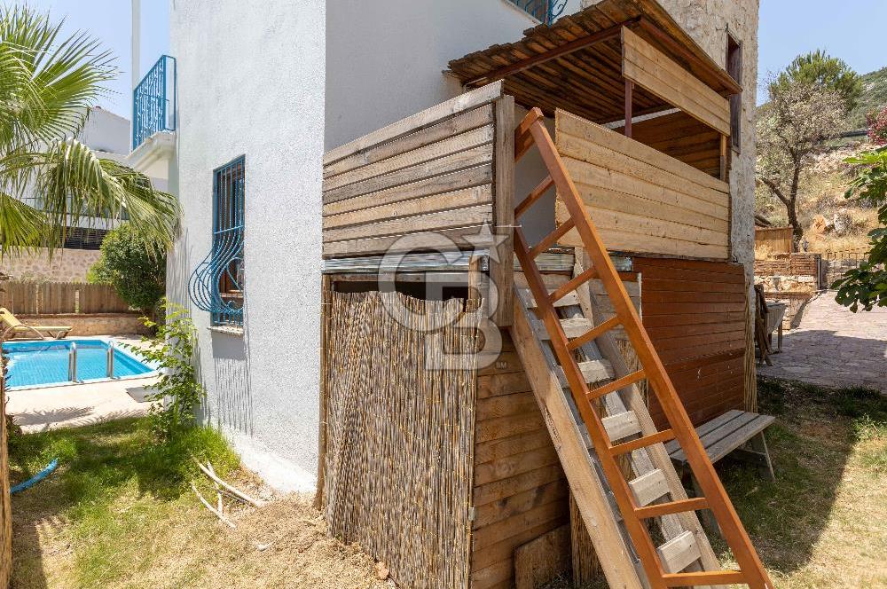 CB GİZ'DEN KAŞ KALKAN ORTAALAN'DA 4+2 SATILIK VİLLA