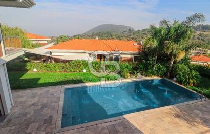 Güzelbahçe Çamlı Dört Mevsim Konakları Kiralık 5+2 Havuzlu Villa
