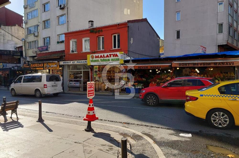 Beşiktaş Ortaköy Dereboyu caddesinde  fırsat dükkan 