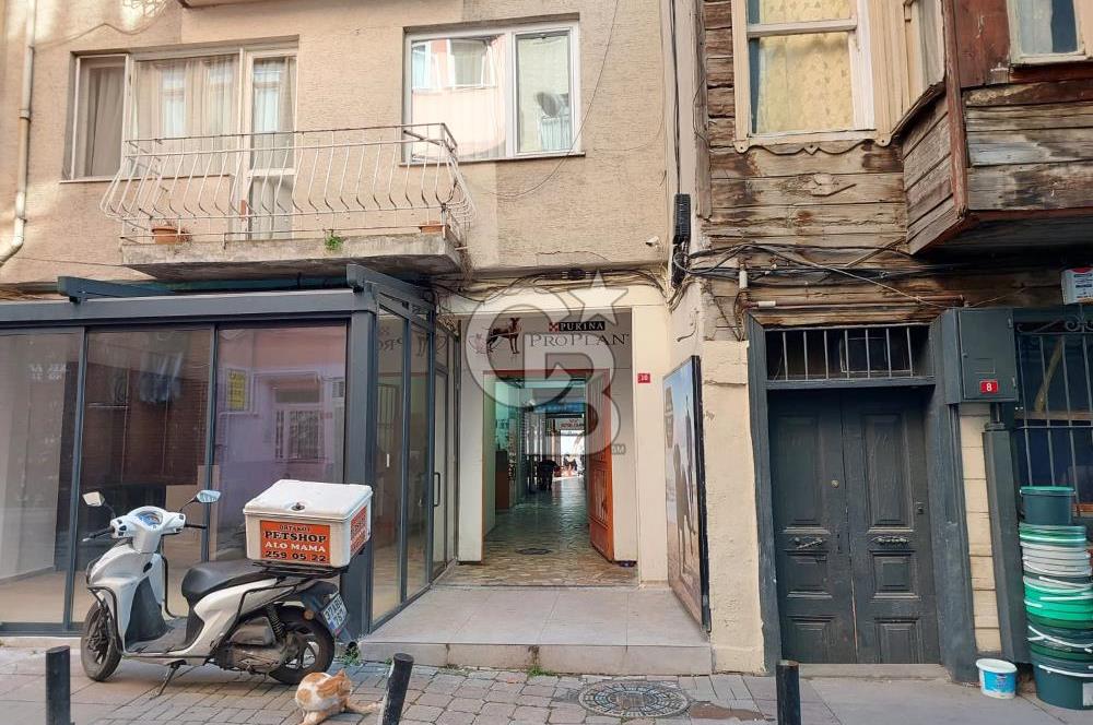 Beşiktaş Ortaköy Dereboyu caddesinde  fırsat dükkan 