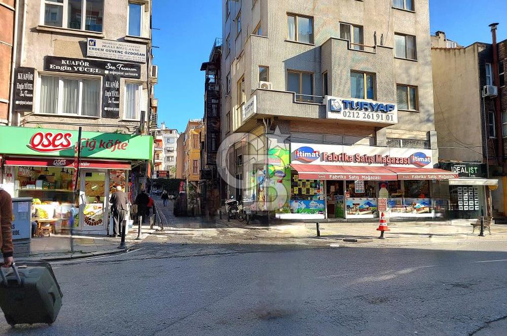 Beşiktaş Ortaköy Dereboyu caddesinde  fırsat dükkan 