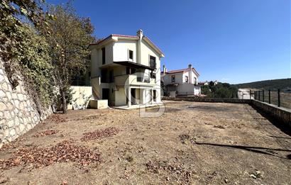 VİLLAKENT EŞSİZ MANZARA 800M2 ARSA İÇİNDE MÜSTAKİL 4+2 TRİPLEKS