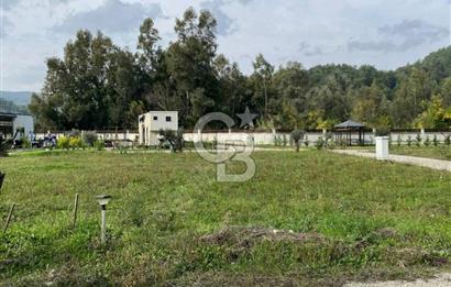 KÖYÜM MUĞLA AKYAKA PROJESİNDE SATILIK TARLA